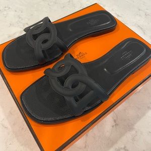 Hermes Chaine D’ancre Aloha Flat Leather Sandal - size 41